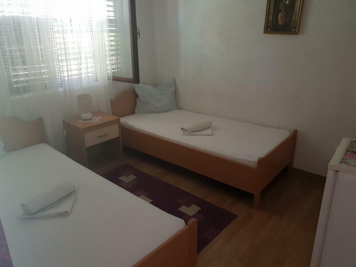 Guest House Alisa Hvar Town Exterior photo