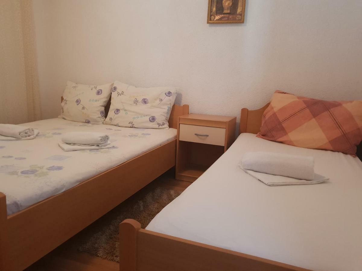 Guest House Alisa Hvar Town Exterior photo